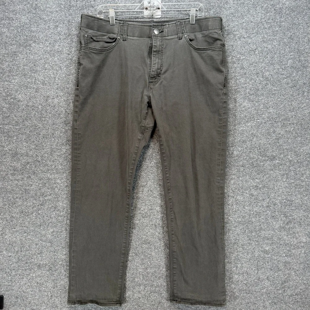 Lee Extreme Motion Pants Mens 38x30 Gray Athletic Fit Tapered Leg Stretch Chino